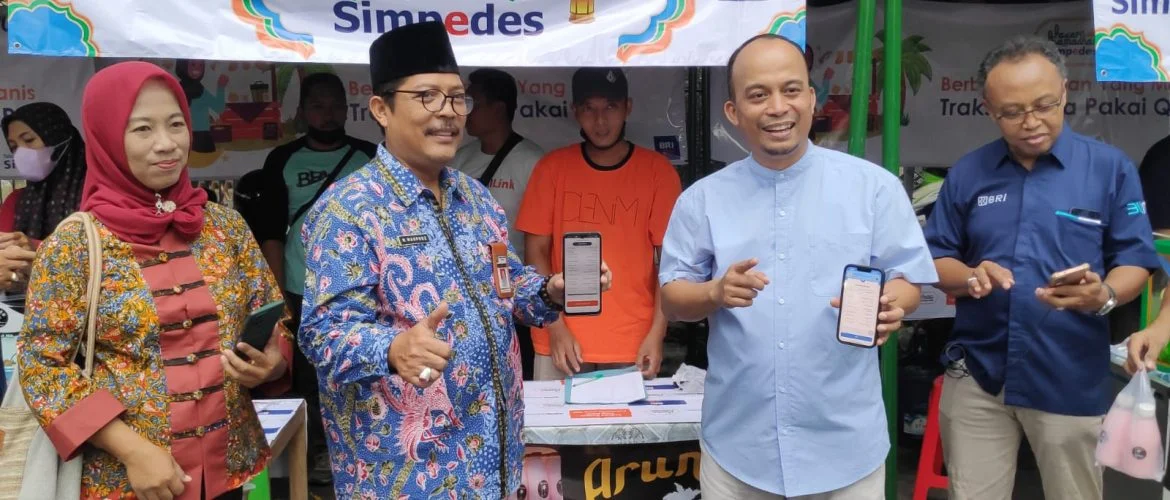 Dapat Diskon! Belanja di Pasar Ramadan Jalan Soetomo Bayar Pakai QRIS QRIS Pasar Ramadan Rembang di stan UMKM Jalan Soetomo