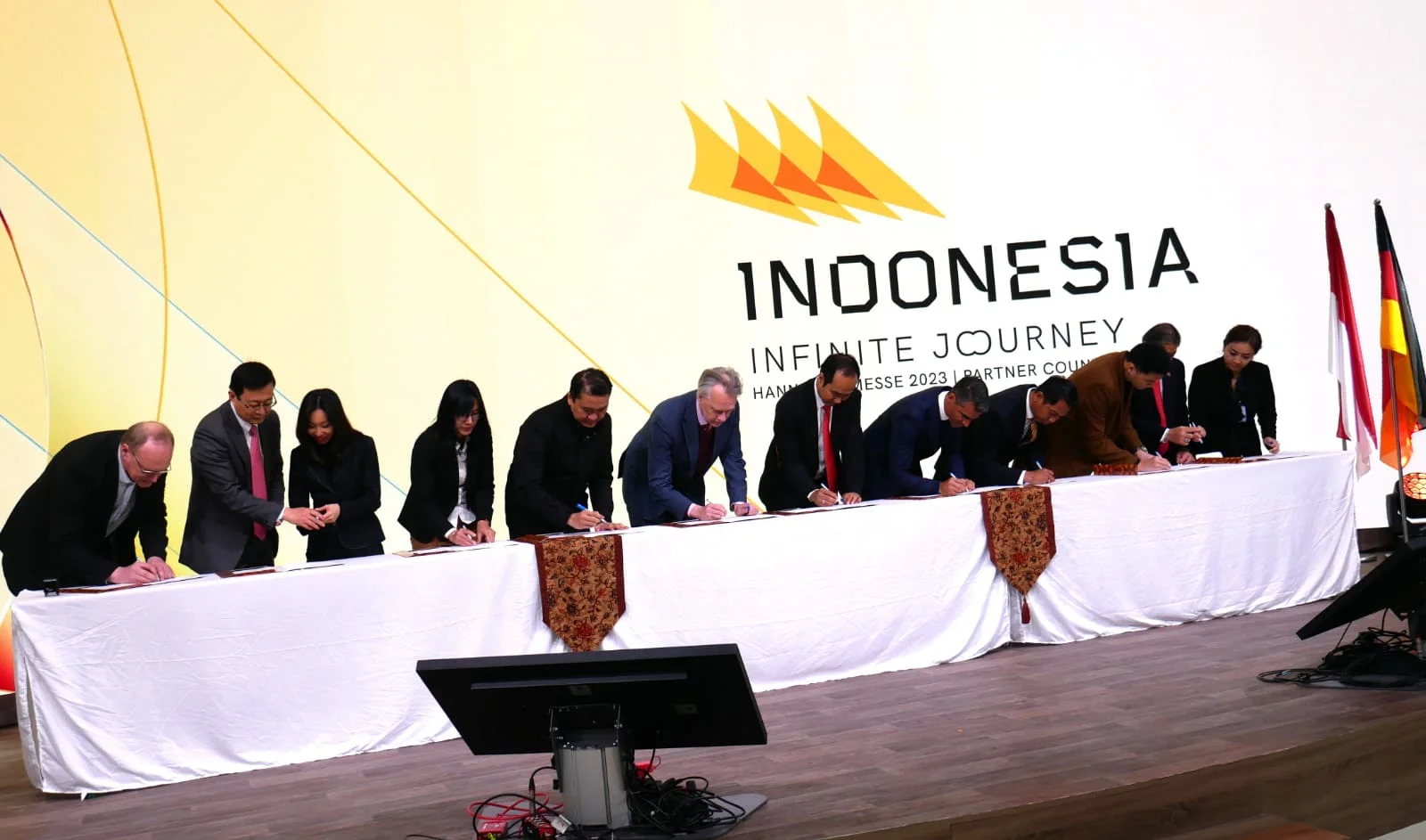 Hannover Messe Datangkan 27 Kerja Sama, Nilai Investasi USD 2 Miliar Menteri Perindustrian Agus Gumiwang Kartasasmita saat membahas capaian investasi Hannover Messe 2023.