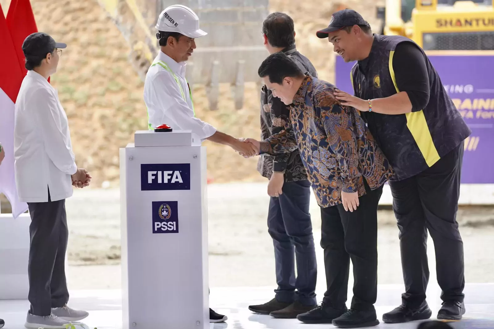 Pembangunan Pusat Pelatihan Nasional atau National Training Center (TC) Persatuan Sepak Bola Seluruh Indonesia (PSSI) resmi dimulai di kawasan Ibu Kota Nusantara (IKN), Kabupaten Penajam Paser Utara, Provinsi Kalimantan Timur, Jumat (22/09/2023).