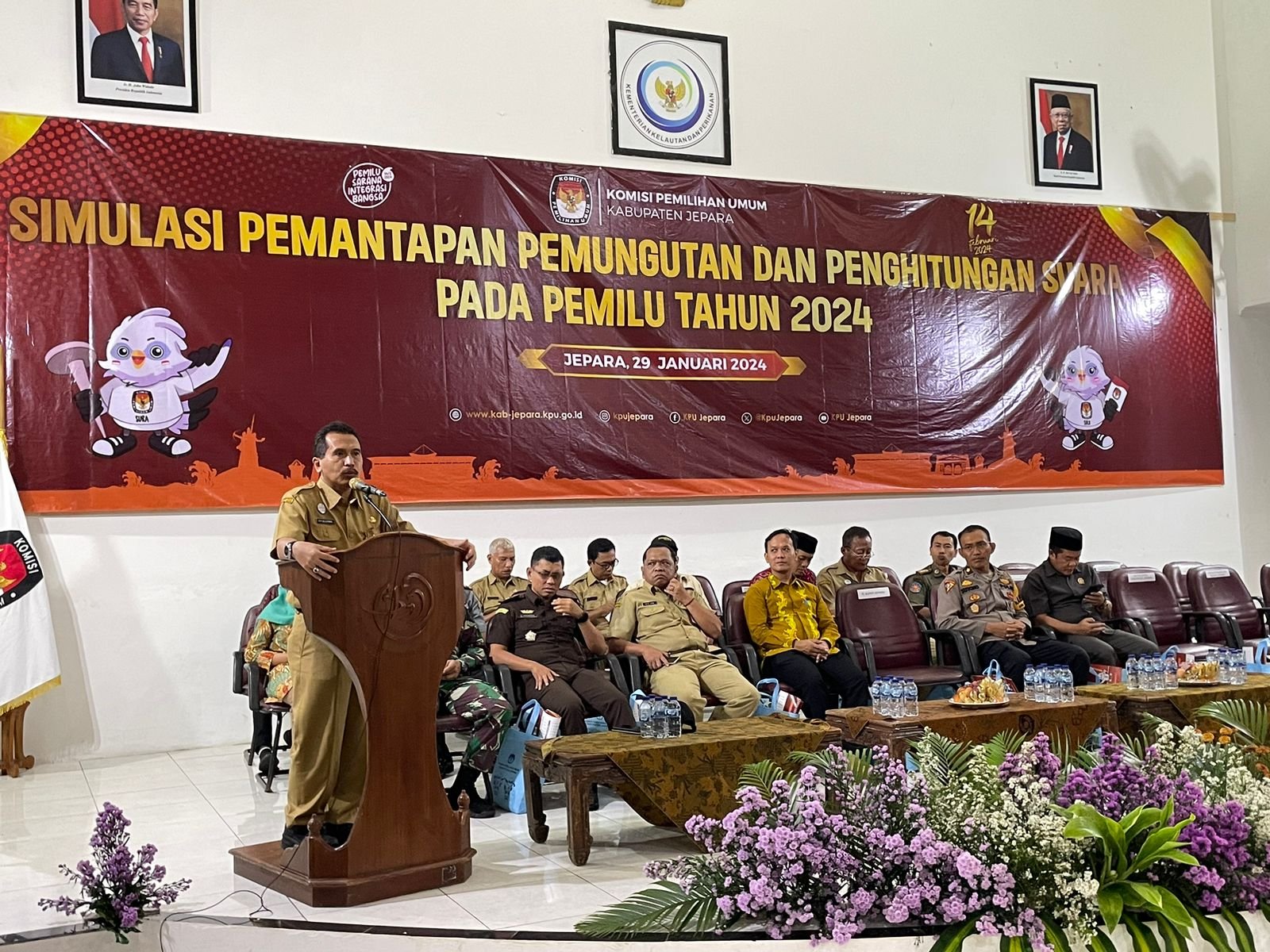 Komisi Pemilihan Umum (KPU) Kabupaten Jepara menggelar Simulasi Pemantapan Pemungutan dan Penghitungan Suara Pada Pemilu Tahun 2024 di Auditorium Balai Besar Perikanan Budidaya Air Payau (BBPBAP), Senin, (29/1/2024).