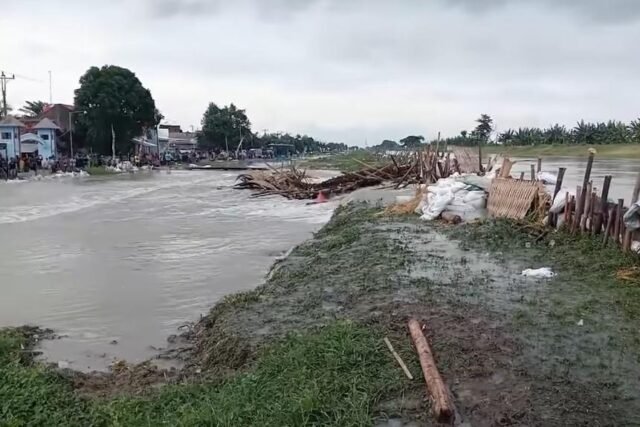 Dinas pendidikan dan kebudayaan (Disdikbud) kabupaten Demak mengeluarkan edaran. Dengan melihat kondisi banjir Demak yang belum surut di wilayah kecamatan Karanganyar.