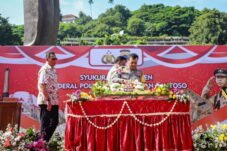 Markas Polda (Mapolda) Jawa Tengah (Jateng) kini resmi memiliki monumen baru. Monumen tersebut berupa Patung Jenderal Polisi Hoegeng Iman Santoso yang terletak di halaman Mapolda Jateng dan menghadap ke Jalan Pahlawan, Kota Semarang. Jumat (2/2/2024)