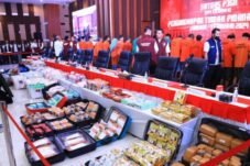 Irjen Asep Edi Suheri memaparkan keberhasilan Satgas Narkoba Polri menangkap 17.707 tersangka kasus narkoba.
