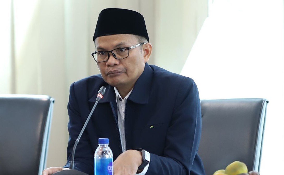 (Ditjen Bimas) Islam, Adib, menjelaskan sidang isbat penting dilakukan karena Indonesia bukan negara agama, bukan juga negara sekuler