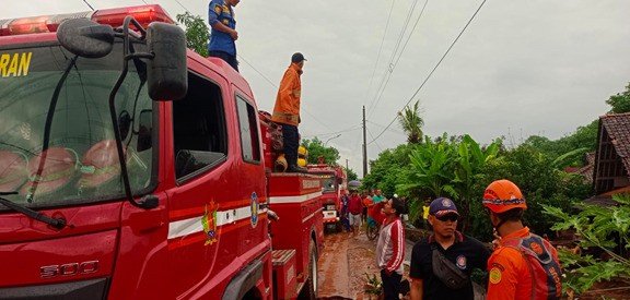 enam daerah yang terendam banjir tersebut meliputi Kota Semarang, Kabupaten Pekalongan, Grobogan, Demak, Pati, dan Kudus.