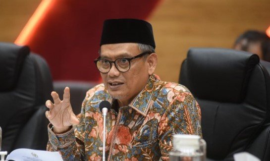 Fikri menyayangkan keputusan pemerintah yang diam-diam mengurangi alokasi dana BOS sebanyak Rp539 miliar pada tahun 2023 dengan alasan defisit APBN