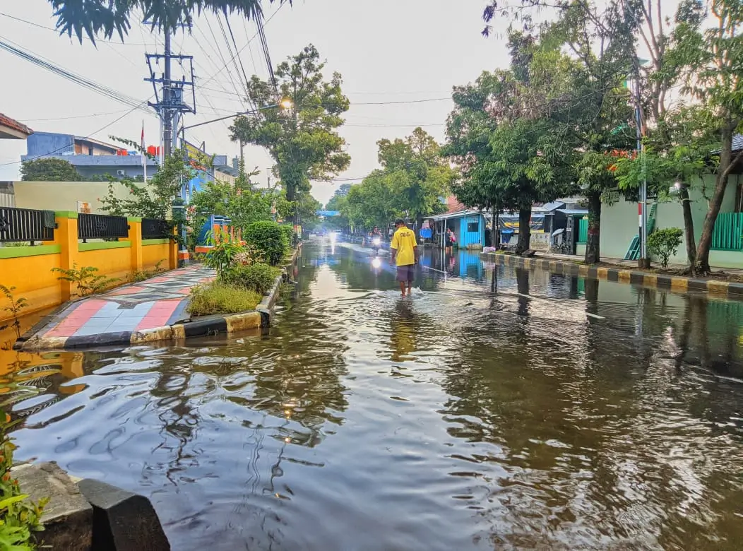 wilayah terdampak banjir mencapai 13 kecamatan berdasarkan laporan Pos Komando Penanganan Bencana Banjir