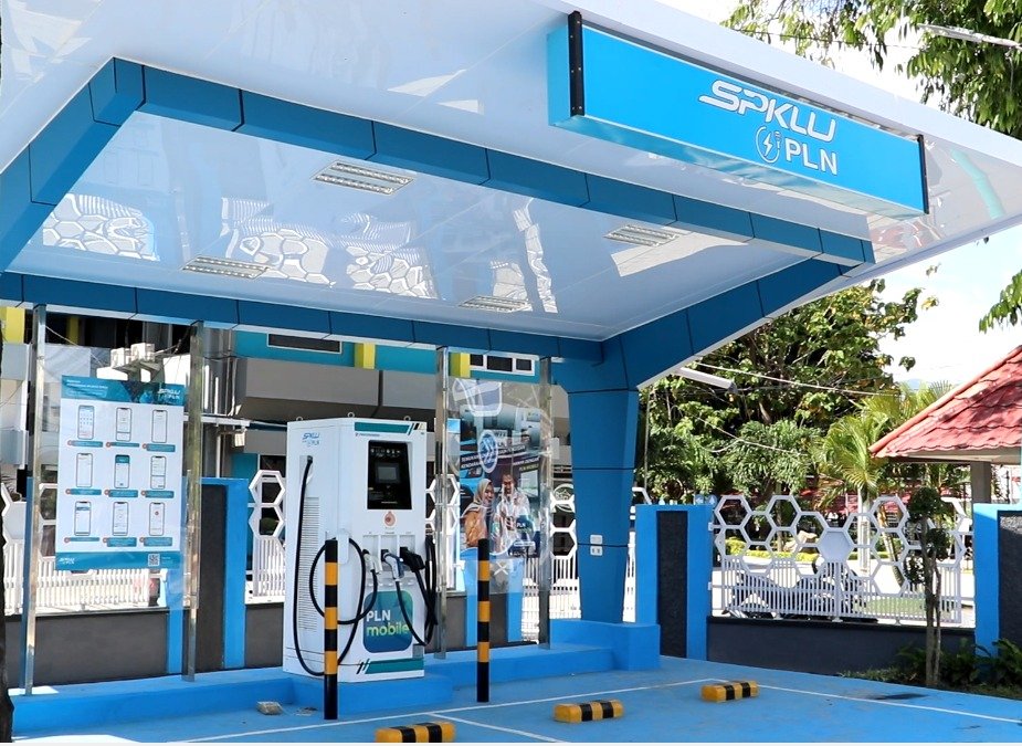 area tol Trans Sumatera-Jawa yang menyediakan charging point atau SPKLU kendaraan listrik meliputi: 1. SPKLU REST AREA KM 311 Palembang