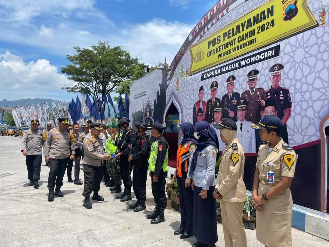 Masyarakat yang mudik, lanjutnya, bisa mampir di semua pos yang tersedia untuk beristirahat atau berkoordinasi dengan petugas bila mengalami kendala atau mencari informasi selama perjalanan.