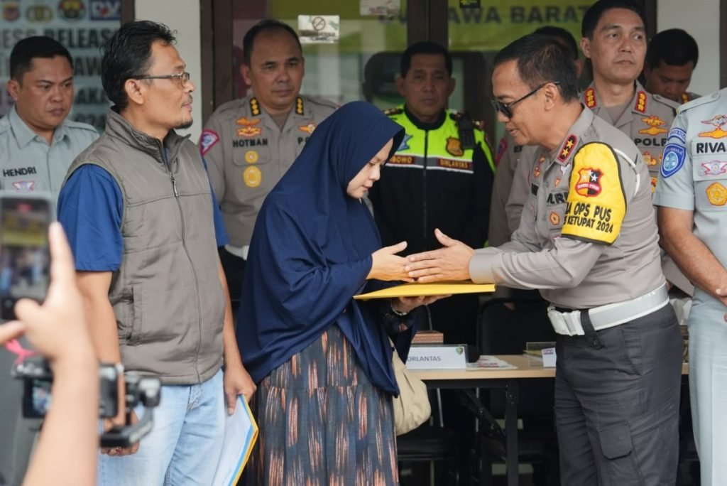 tali asih kepada keluarga almarhum dan meminta agar diterima dengan baik