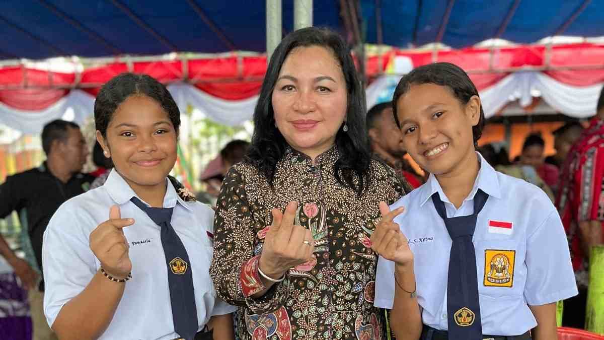 Keberhasilan Eiffel dan Adele menjadi bukti nyata bahwa siswa SMPTK juga mampu bersaing dan meraih prestasi di berbagai bidang,” pungkas Dirjen.