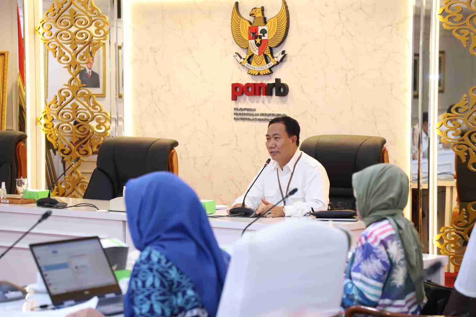 “Draft RPP Manajemen ASN hasil uji publik sudah difinalisasi dan dilakukan pengayaan substansi. Selanjutnya akan diajukan harmonisasi sebelum nantinya ditetapkan oleh Presiden dan PP diundangkan,” ujar Menteri PANRB Abdullah Azwar Anas, di Jakarta, Selasa (23/07/2024).