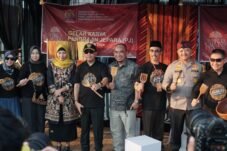 Haris Mewakili Ketua Kadin Jepara berharap, kegiatan ini tidak hanya sekadar ajang pameran, tetapi juga dapat memperkuat promosi dan kolaborasi antara pengrajin, pelaku usaha, dan masyarakat.