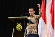 "Hilirisasi merupakan salah satu alat strategis untuk meraih pertumbuhan ekonomi yang kita dambakan," tambanya.