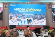 program Tiga Juta Rumah membutuhkan lahan seluas 26.000 hektare. Sementara itu, ia memiliki potensi cadangan tanah teantar mencapai 1,3 juta hektare.