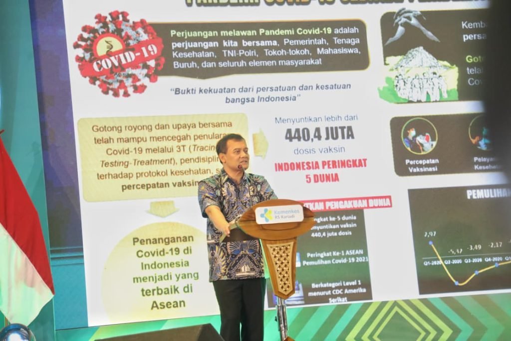 Upaya ini dilakukan melalui program dokter spesialis keliling (Speling), yang bertujuan untuk menjangkau masyarakat yang mungkin kesulitan mengakses layanan kesehatan di fasilitas kesehatan.Ajakan ini disampaikan oleh Gubernur dalam acara simposium ilmiah yang diadakan sebagai bagian dari peringatan 100 tahun RSUP Dr Kariadi, yang berlangsung di PO Hotel, Kota Semarang