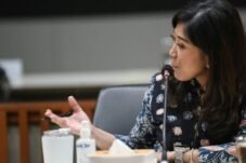 Kemkomdigi menyediakan berbagai layanan pengaduan yang dapat digunakan masyarakat, di antaranya aduankonten.id untuk mengadukan konten terindikasi judi online dan cekrekening.id untuk melaporkan rekening yang digunakan untuk transaksi judi online.