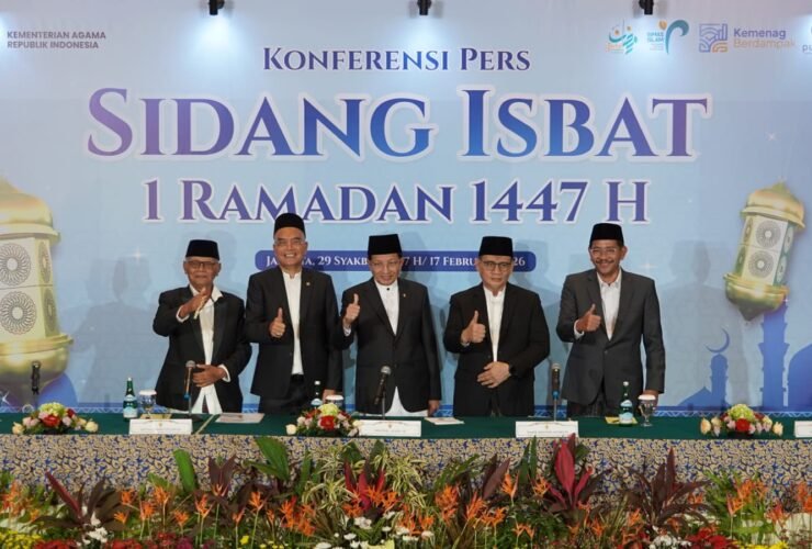 Menteri Agama Nasaruddin Umar bersama tokoh ormas Islam memberikan keterangan pers dalam Sidang Isbat di Jakarta. Ia mengumumkan secara resmi bahwa 1 Ramadan 1447 H jatuh pada Kamis, 19 Februari 2026.
