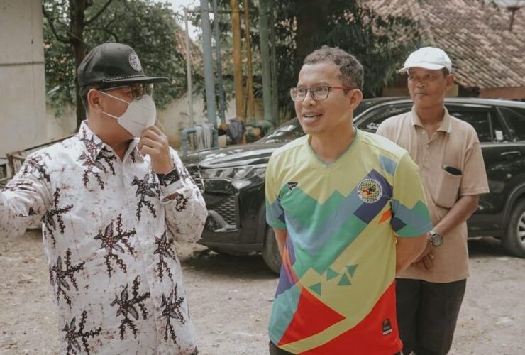 Kadis DLH Rembang Ika Himawan Afandi saat bahas rencana Tangani Sampah di Wilayah Timur melalui TPA RDF.