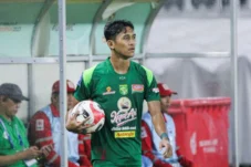 Bek Persebaya Surabaya Arief Catur Pamungkas kembali berlatih pasca pemulihan cedera.