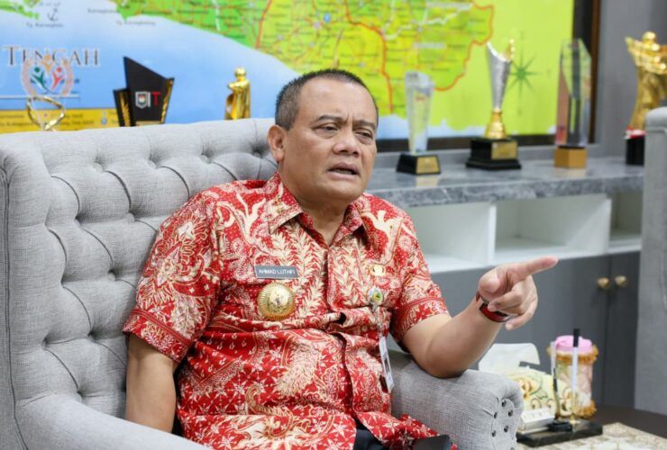 Gubernur Jawa Tengah memberikan pernyataan terkait Skandal Korupsi Pengadaan Pekalongan.