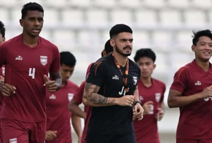 Pemulihan kondisi fisik pemain dalam jadwal latihan Borneo FC pasca libur Lebaran.