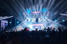 DJ Aliendya tampil di depan ribuan penonton dalam acara ABC Fest Rock Star Jepara di Lapangan Ngabul.