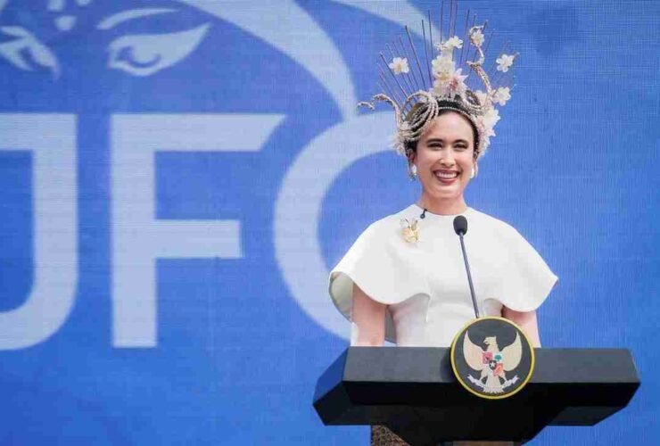 Menteri Pariwisata Widiyanti Putri Wardhana menghadiri puncak Jember Fashion Carnaval 2026 di Alun-Alun Kabupaten Jember.