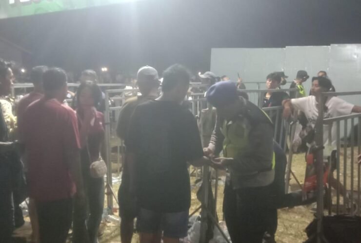 Denny Caknan tampil pada konser Pesta Ria Gembira di Jepara yang diwarnai polemik penolakan akses wartawan.