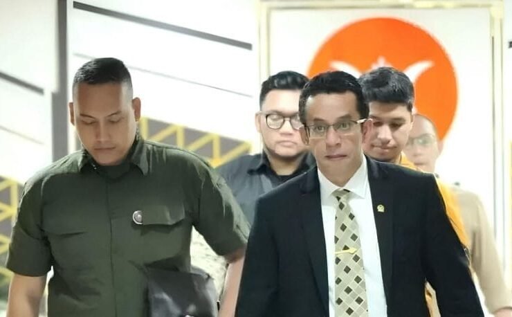 Rizal Bawazier mendesak penutupan outlet miras HWG di Pekalongan, Pemalang, dan Batang karena diduga menyalahgunakan izin usaha.