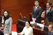 Rizal Bawazier DPR RI menyampaikan pandangan Fraksi PKS dalam Rapat Paripurna DPR RI di Gedung Nusantara II, Senayan, Jakarta.
