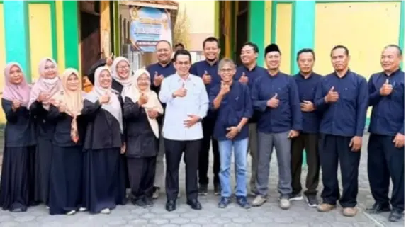 Rizal Bawazier serap aspirasi guru saat berdialog dengan tenaga pendidik di SMK Dwija Praja Kota Pekalongan.