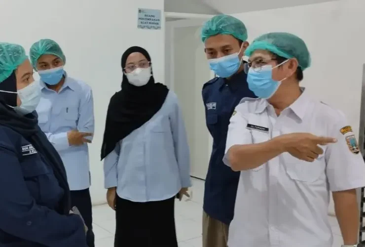 Dinkes Rembang melakukan investigasi dugaan diare pada penerima Program Makan Bergizi Gratis (MBG).