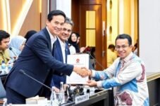Rizal Bawazier menyampaikan pandangan Fraksi PKS terkait RUU Kadin di Baleg DPR RI